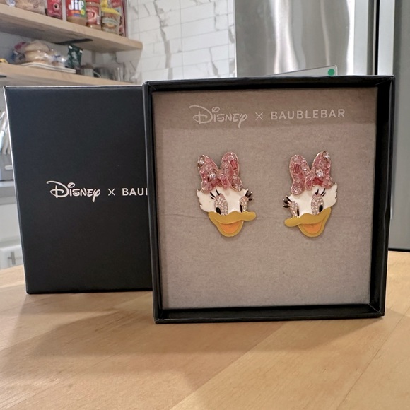 New! Disney x BaubleBar Daisy Duck Pink Crystal Bow Earrings - Picture 10 of 10
